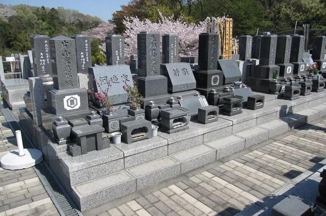 “世界石雕之都”福建惠安的硬核实力：疫情停工导致日本墓碑告急