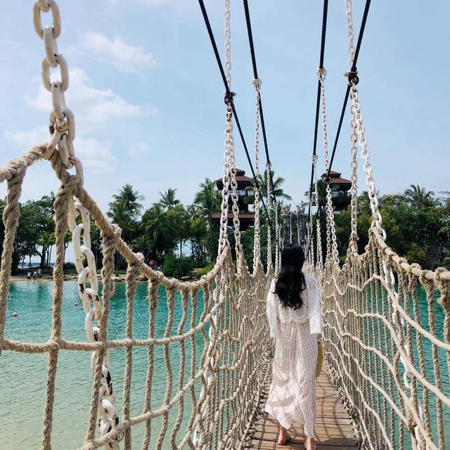 新加坡攻略 5天4晚 新加坡不愧是花园城市！干净绿化都很好，亲子游圣地～ 签证 搜某宝团签（3人以上就可以团签了，需要资料很简单护照+机票信息就ok了） Day1 深圳樟宜机场 这次出行同家人+侄女侄