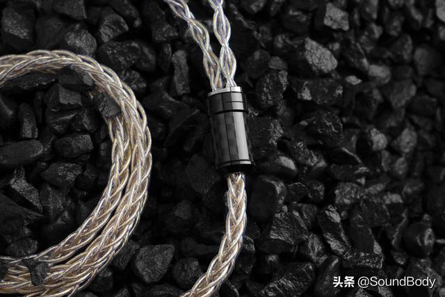 「新品」「X」是无限可能！——Effect Audio发布Horus X多款线材