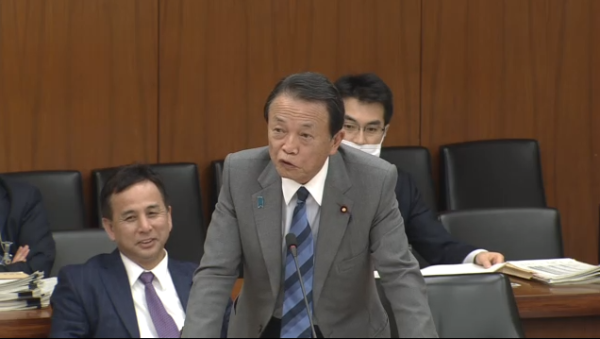 麻生吐槽欧洲：二月底你们还说这是黄种人的病