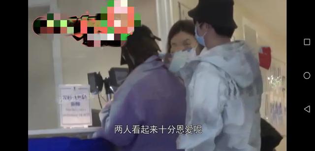 小猎豹郑恺也要当爸爸了？与绯闻女友苗苗一同现身医院，好事将近？