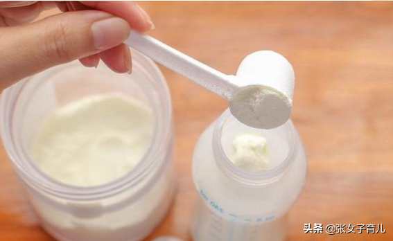 母乳是具有活性的，这是奶粉无法比拟的，奶粉再好，都是死物