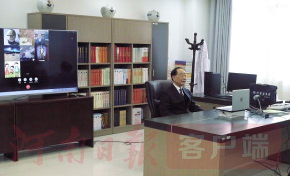 中医助力世界防疫！国医大师唐祖宣向意、加、新三国开处方