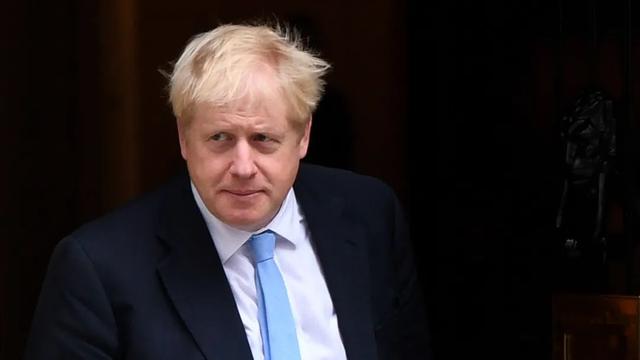 英国首相确诊！从搞“群体免疫”到带头囤手纸，这下，他估计得憋“大招”了……