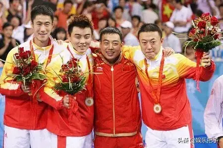 刘国梁VS刘国栋！08年中国队VS新加坡队，今国栋在香港队兄弟同心
