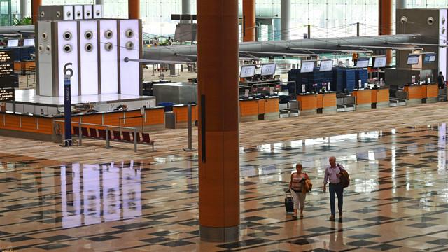 境外输入压力抬头，新加坡等亚洲国家怎么遏制新冠疫情复发？