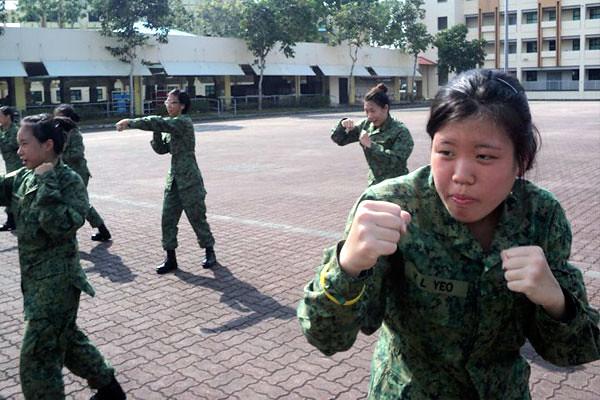 哪个亚洲国家的女兵最妖艳？不要被日本AV女星的征兵广告欺骗了