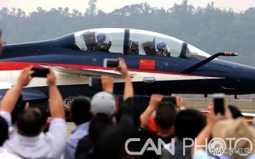 谁持彩练当空舞？歼10表演机这十年