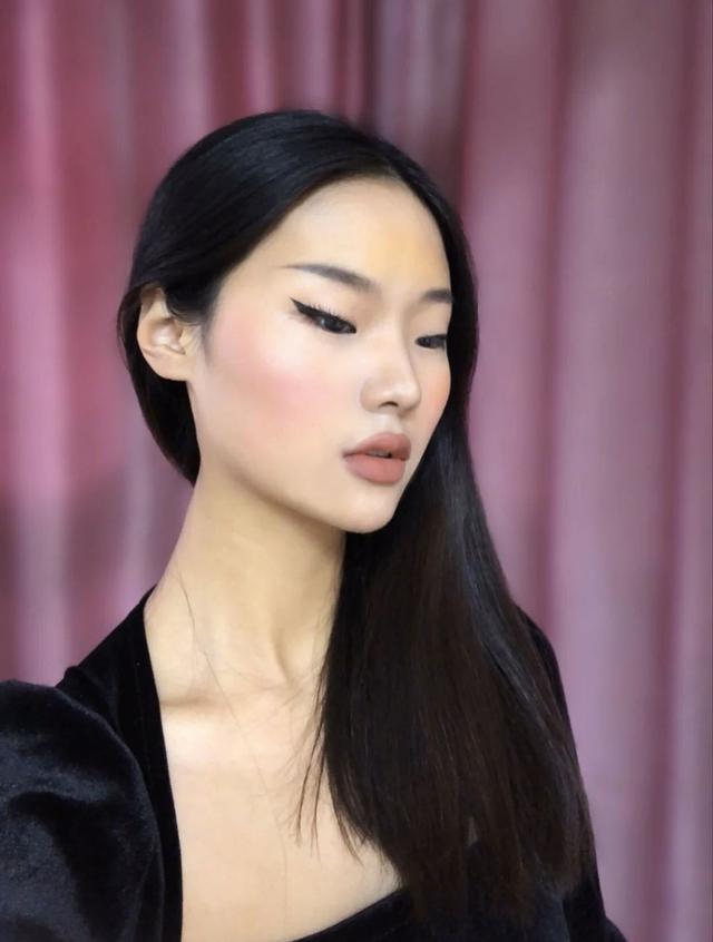 长得像真人版“花木兰”是什么体验？