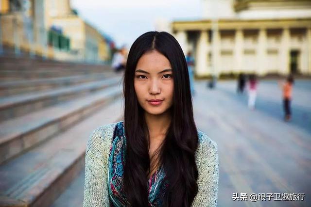她环游70国拍下2000位美女，却没有一张网红整容脸