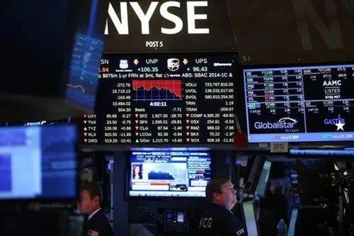 很多人纠缠中美嘴仗, 却忽视了美国救市的真正玄机 | 文化纵横