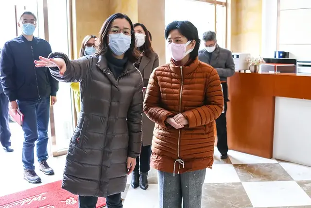 坚定企业发展信心 努力创造高品质生活 王岚走访思妍丽和鼎泰丰