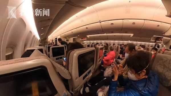 回国的路：40万买机票，看到防疫工作人员时我哭了