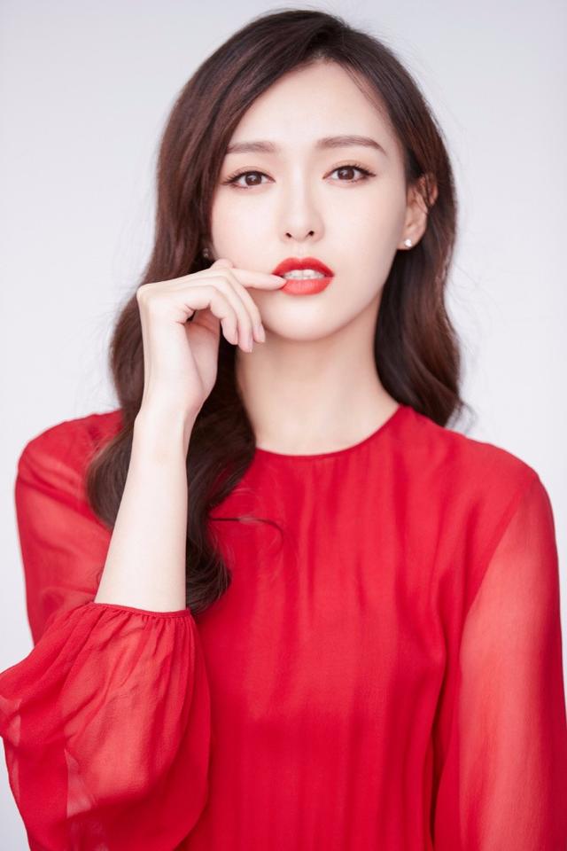 上海女明星个个漂亮迷人，这四大美人你喜欢哪一个