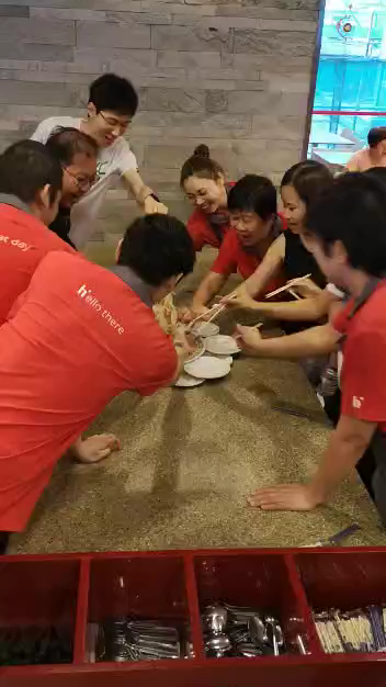 新加坡农历新年捞鱼生