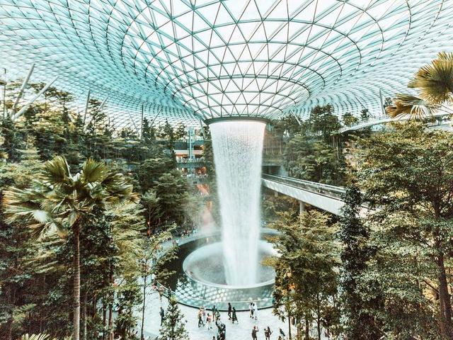 𝚂𝚒𝚗𝚐𝚊𝚙𝚘𝚛𝚎 | ️第三次的新加坡旅程  相隔五年我又来啦！错峰出行真爽呀！这次出行搭乘了酷航从广州飞往新加坡的直航，三个多小时的中午时间飞行，毫无时差又不累的感觉真好[害羞]全新的体验从登机后