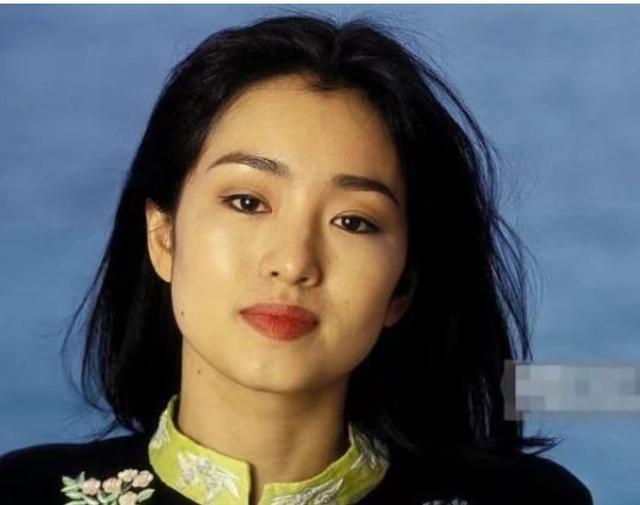 移民新加坡，巩俐因疫情再被质疑国籍，霸气回应