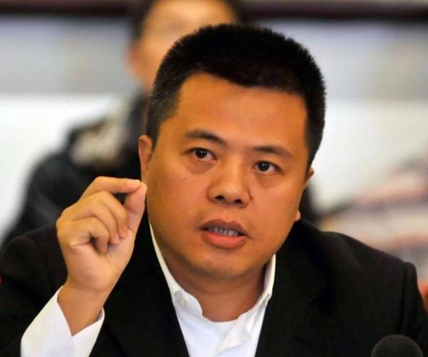 中国又一富豪给美国捐款10亿美元，并直呼：中国缺钱不是我的错！