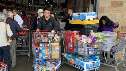 海外疫情追踪 | 确诊病例破百，死亡人数上升，多地民众囤货，美国人也开始紧张了？