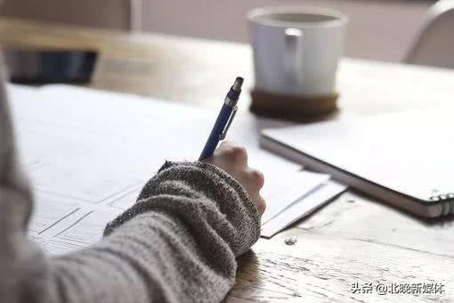 2010-2019：高考英语全国卷作文试题+优秀范文