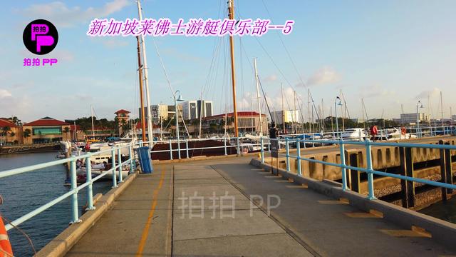 新加坡莱佛士游艇俱乐部看船看海看灯塔,还可看到马来西亚--5