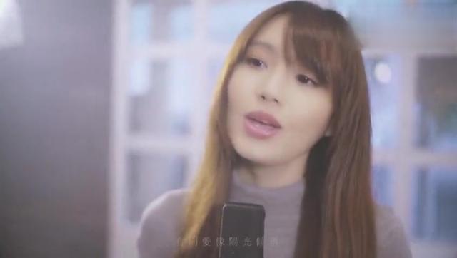 新加坡实力唱将文慧如，完美翻唱《追光者》，好听！