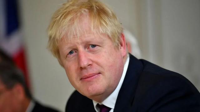 英国首相确诊！从搞“群体免疫”到带头囤手纸，这下，他估计得憋“大招”了……