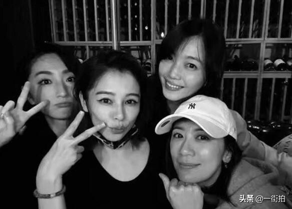贾静雯徐若瑄姐妹聚会，撇下孩子聚餐太开心，网友：都是冻龄女神