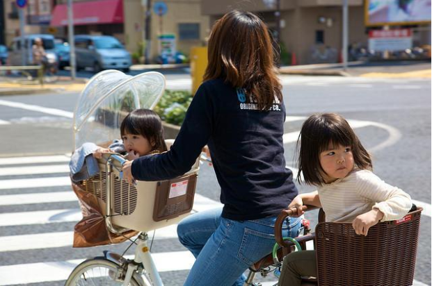 为什么日本这么多家庭主妇？雇保姆比买奢侈品还贵