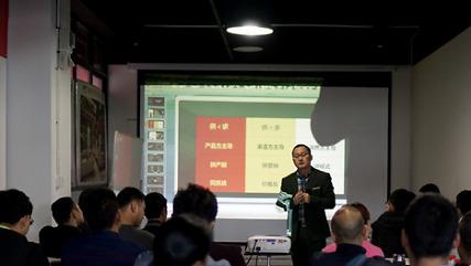 “金脑袋”邓国庆：“菜贩”如何卖好菜