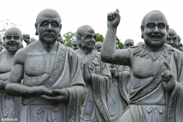 印尼这座原始海岛，却是新加坡“后花园”，岛上中国寺是热门景点