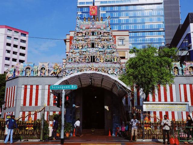 在新加坡遇见一个加了滤镜的印度——，顺便打卡蔡健雅也夸的印度素食餐厅！ 一直心心念念去印度旅行，奈何各种原因导致至今没有出发，所以本次在新加坡就迫不及待去小印度感受一下印度味。 小印度像是一个打翻的调