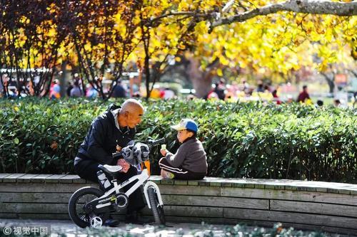 为什么日本这么多家庭主妇？雇保姆比买奢侈品还贵