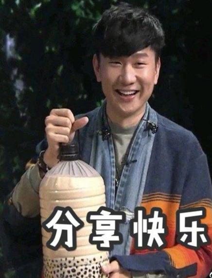 林俊杰生日周董送超大桶奶茶，这是什么神仙友谊？