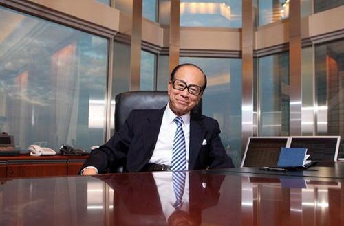两个加入外籍的富豪，一个成新加坡首富，一个成加拿大第二富豪
