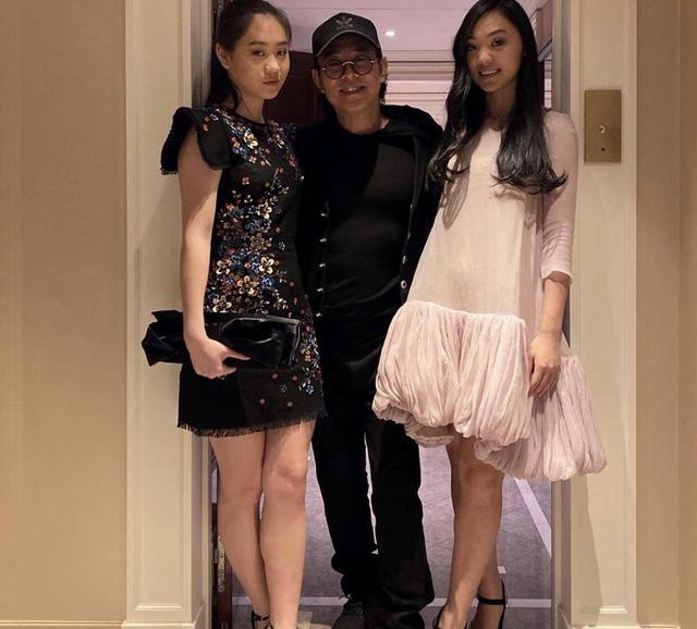 李连杰大女儿晒合照祝妹妹生日快乐 温馨告白：我永远以你为荣
