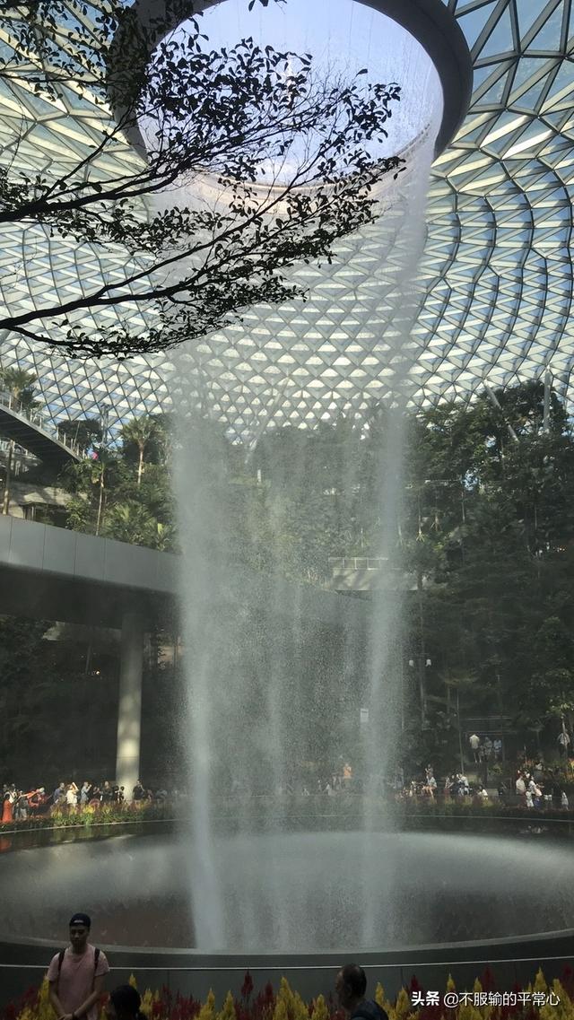 春节前拍樟宜机场大瀑布，希望新加坡的“武当风格”尽快抗疫成功