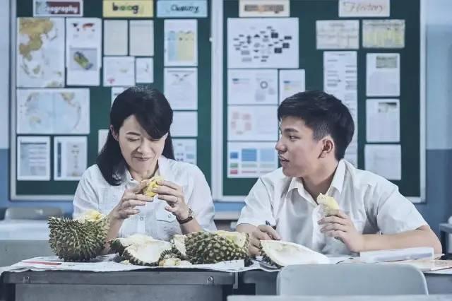 女老师恋上男同学，这部华语新片，拍出不一样的师生恋