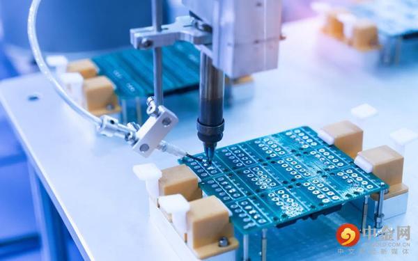 新加坡制造业受挫 经济出现萎缩