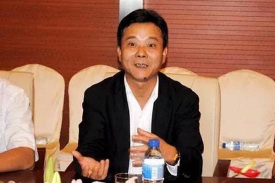 莆田农民詹国团：15岁贴小广告起家，发财后移民新加坡，身家成谜