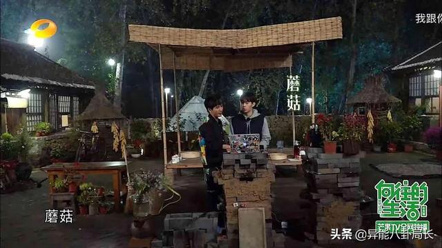 李国庆多人运动？大张伟救场？鬼吹灯原作侵权？宋慧乔撞脸泫雅？