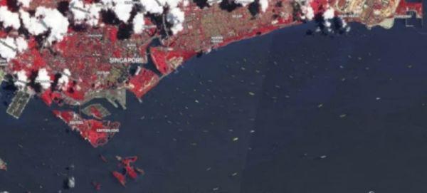 西方终于坐不住了，大批巨型油轮现身新加坡，资源抢夺战正式打响