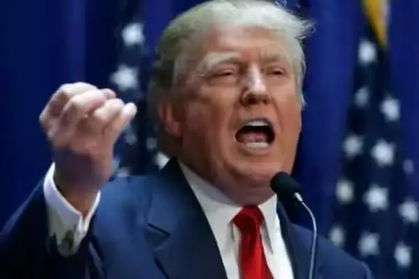 美国开始无限“印钞”，中国被逼出手，没想到新加坡却更“狠”