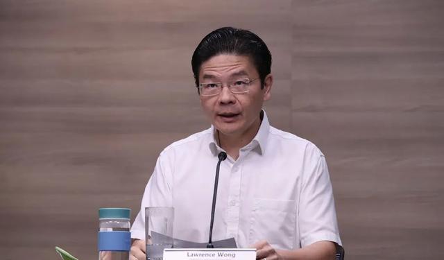 新加坡出台强制戴口罩措施