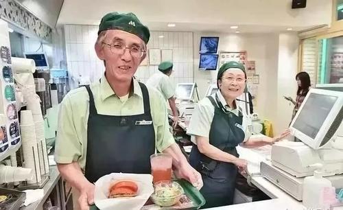 外国人都是怎么养老的，新加坡为养老买房竟然还能便宜十几万