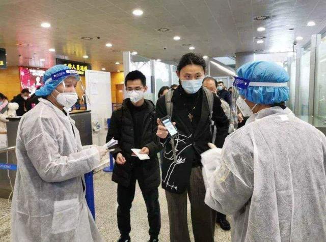 归国女留学生：我被英国人歧视，我觉得国内更安全