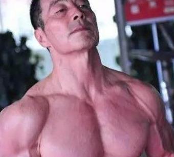 “我42岁接触健身，有些年轻人比不过我”来自不服老的心声