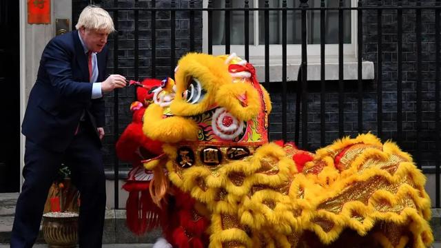 首相约翰逊刚逃过冠状病毒劫，英国媒体“清算账”已经开始了