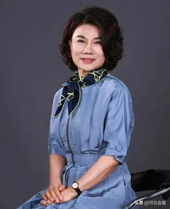 董明珠去新加坡，在商场竟没有找到一台格力产品，反倒很兴奋！