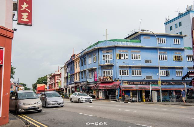 实拍新加坡红灯区，看起来像五线小城，白天游客少，晚上人气旺